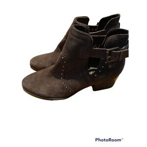 Nicole women’s Cut Out Strappy ankle boots. Size 10. Brown